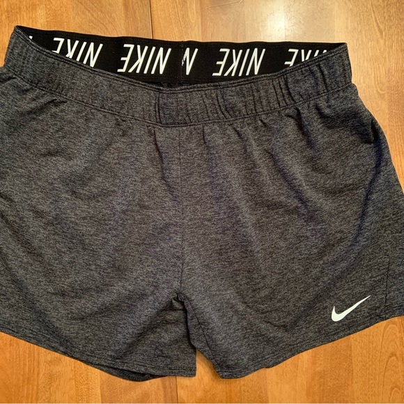 Nike bundle 7 pieces golf skirt golf shorts running shirt sweatshirt shorts - Picture 11 of 13